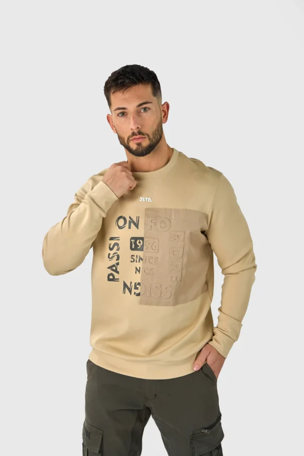 PULOVER JSTR Z POTISKI IZ INTERLOCK SERIJE - slika 5