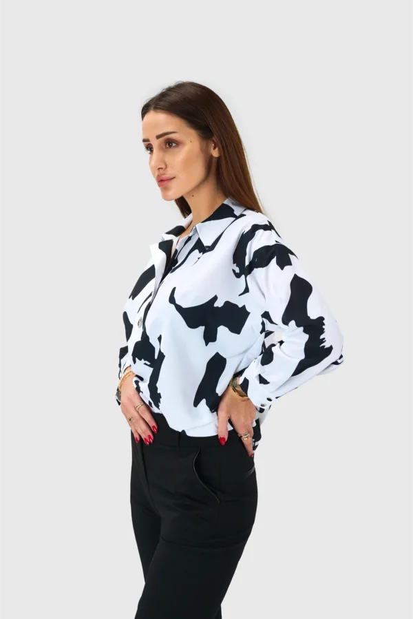 BLUZA Z VZORCI IN DVA SREBRNA GUMBA SERIJE PV - Image 3