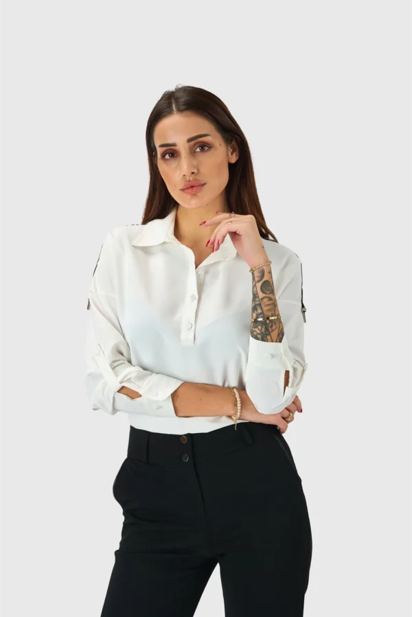 BLUZA JUST-R Z DETAJLI KAMENČKOV SERIJE PV - Image 3