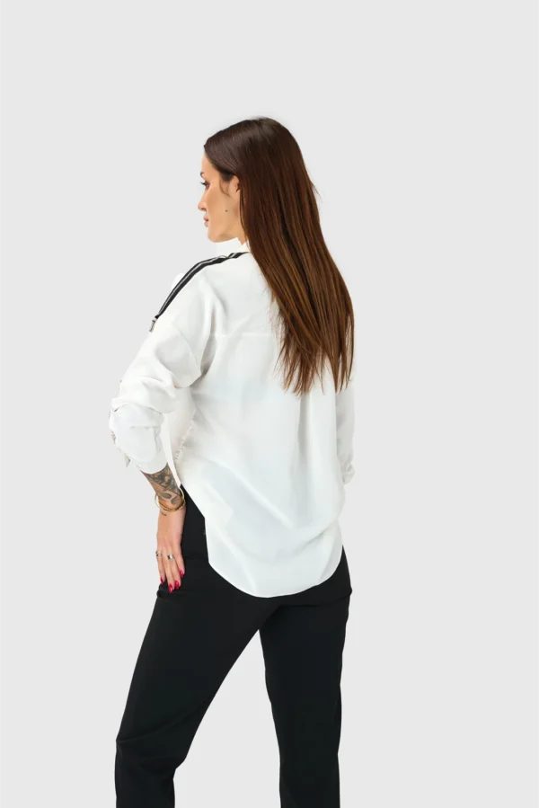 BLUZA JUST-R Z DETAJLI KAMENČKOV SERIJE PV - Image 4